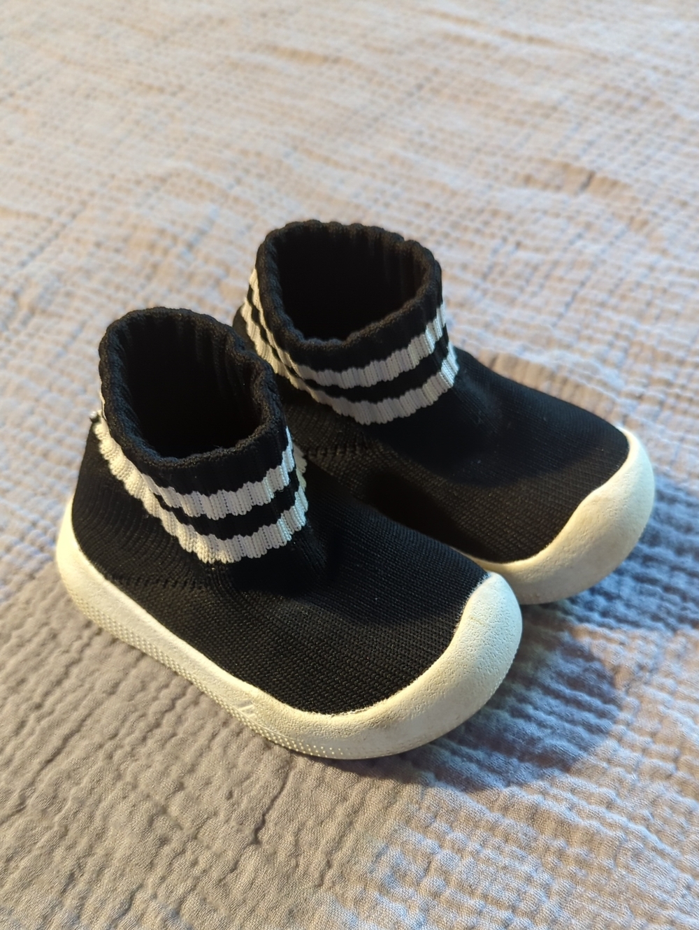 Engtoy Non-Slip Breathable Slippers with Soft Rubber Sole